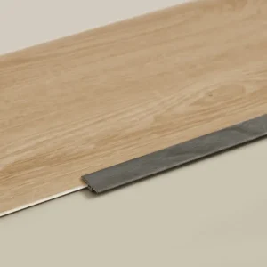 ตัวจบระหว่างห้อง (T-joint) ขนาด 2.5 x 0.6 x 240 ซม. สีเทาเข้ม 306