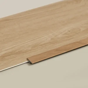 ตัวจบระหว่างห้อง (T-joint) ขนาด 2.5 x 0.6 x 240 ซม. สีเมเปิ้ล 046